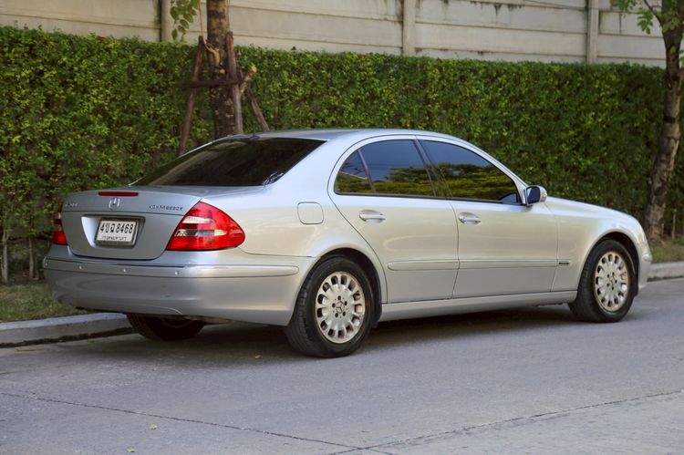 Mercedes-Benz E-Class 2004 E200 Kompressor Sedan เบนซิน ไม่ติดแก๊ส เกียร์อัตโนมัติ เทา รูปที่ 3