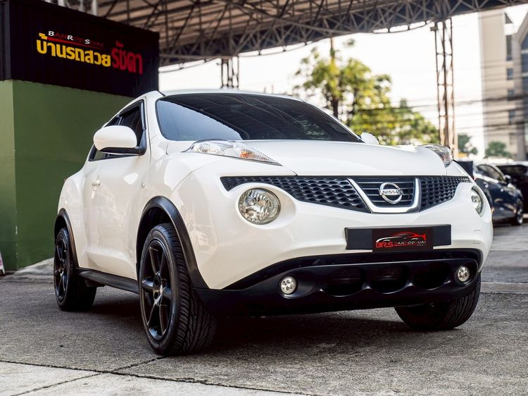 รถ Nissan Juke 1.6 V สี ขาว