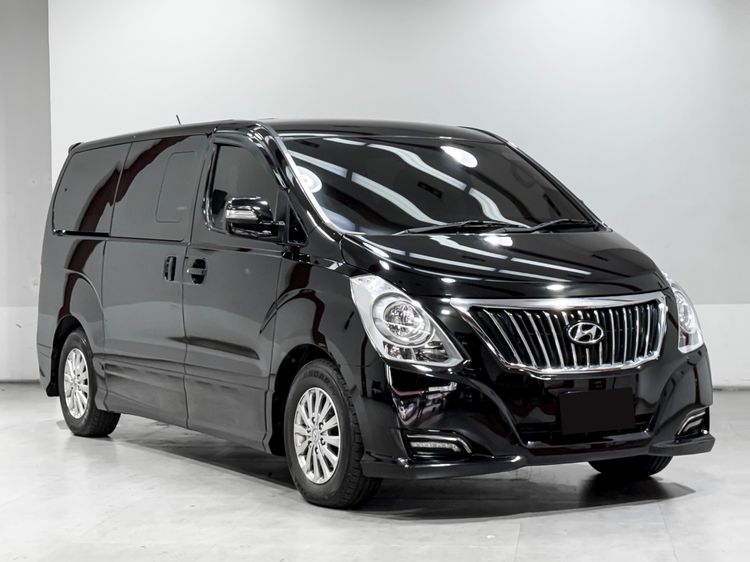 Hyundai H-1  2018 2.5 Elite Van ดีเซล เกียร์อัตโนมัติ ดำ รูปที่ 3