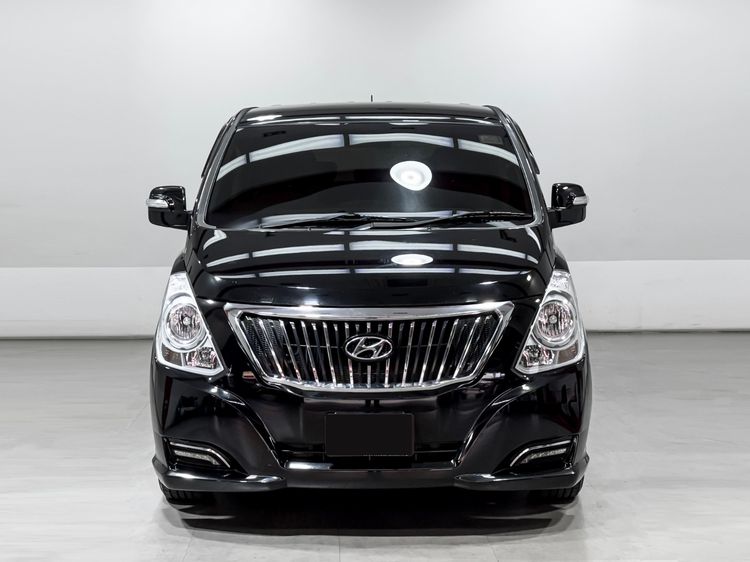 Hyundai H-1  2018 2.5 Elite Van ดีเซล เกียร์อัตโนมัติ ดำ รูปที่ 2