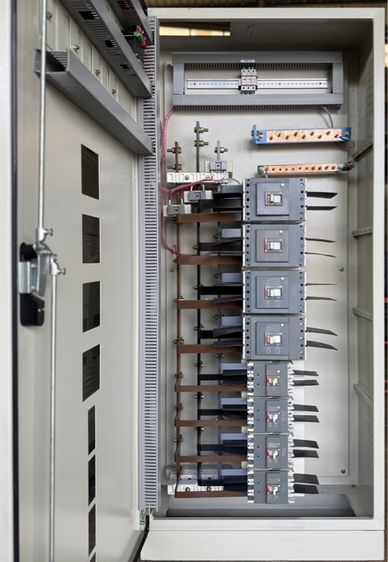 ขายตู้ Db Abb รองรับMain breaker 400-1250A พร้อม breaker ย่อย 8 ตัว Pipat 098-2641749 รูปที่ 2