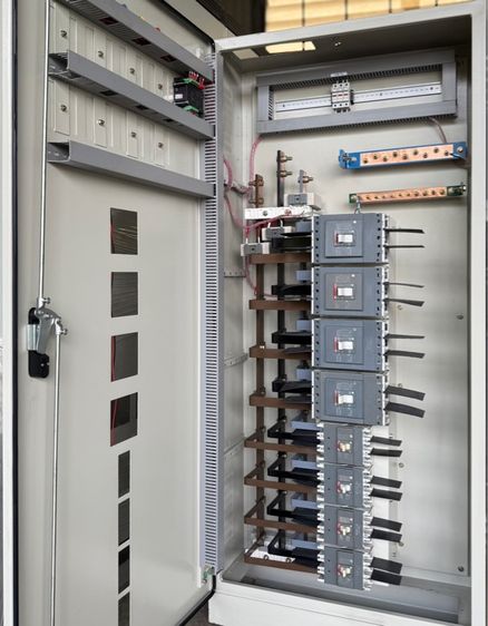 ขายตู้ Db Abb รองรับMain breaker 400-1250A พร้อม breaker ย่อย 8 ตัว Pipat 098-2641749 รูปที่ 3