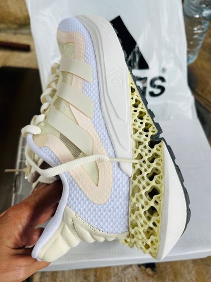 ส่งต่อรองเท้าวิ่ง Adidas 4DFWD Pulse 2 สี Cloud White   มีพื้นรองเท้าชั้นกลางแบบ 4DFWD  รูปที่ 2