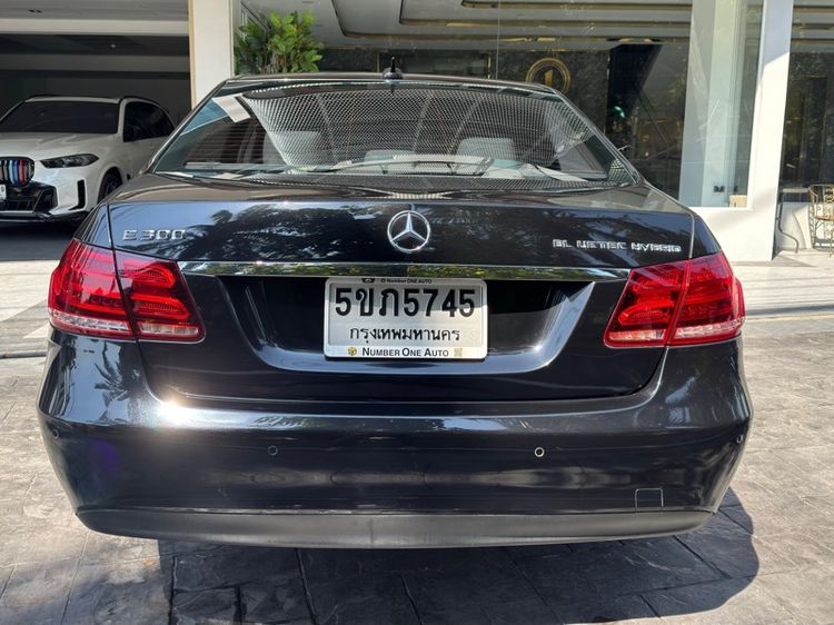 Mercedes-Benz E-Class 2015 E300 2.2 BlueTEC Hybrid Exclusive Sedan ปลั๊กอินไฮบริด (PHEV) ดำ รูปที่ 4