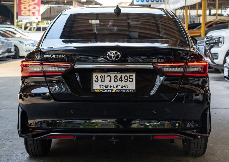 Toyota Yaris ATIV 2023 1.2 Premium Luxury Sedan เบนซิน ไม่ติดแก๊ส เกียร์อัตโนมัติ ดำ รูปที่ 4