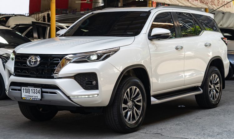 Toyota Fortuner 2020 2.4 V Utility-car ดีเซล ไม่ติดแก๊ส เกียร์อัตโนมัติ ขาว รูปที่ 2