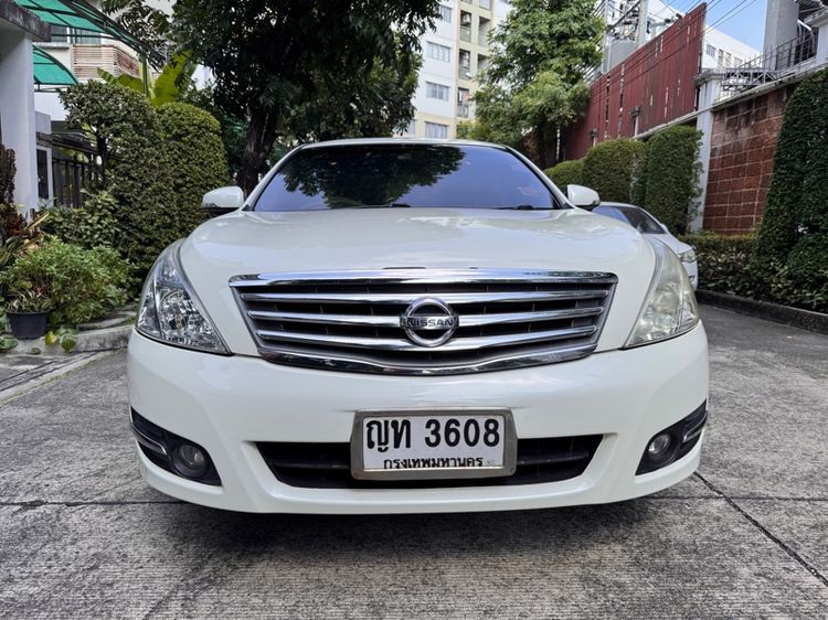 รถ Nissan Teana 2.5 XV สี ขาว
