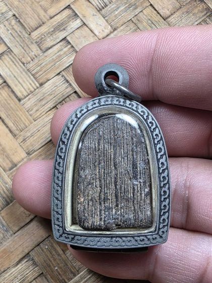 พระซุ้มกอดำเก่าๆ รูปที่ 2