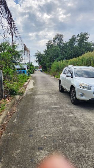 ใช่ ขายที่ดิน 94 วา ซอยวัดไพร่ฟ้า ซอยชมพูทิพย์  ปทุมธานี เจ้าของชายเอง  วาละ 15,000  บาท ต่อรองได้ พร้อมโอน สนใจ ขอโลเคชั่นได้ครับ   รูปที่ 2