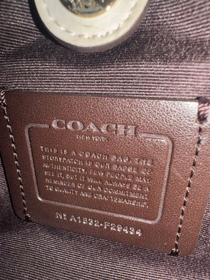 กระเป๋าถือ🌺 COACH แท้💯มือสอง size mini  Coated canvas ลาย Signature มีสายยาว  COACH 29434 MINI SAGE CARRYALL IN SIGNATURE CANVAS Chalk รูปที่ 6