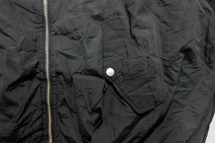 GU x UNDERCOVER MA-1 Bomber Jacket  รูปที่ 11