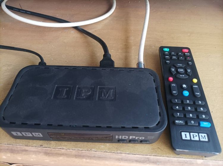 ถูกๆกล่องดาวเทียม IPM hd pro3 หรือ GMM HD wise pro สภาพดี ดูดิจิตอลทีวีครบทุกช่องและช่องดาวเทียมอีกเยอะมาก มีรีโมทให้ เพียง 259 บาท ตามนี้. รูปที่ 12