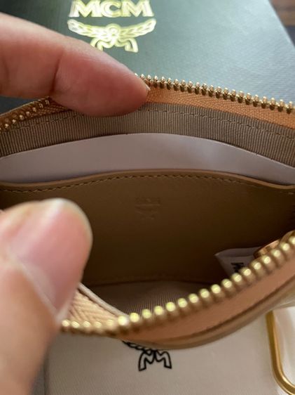 MCM zip coin pouch  รูปที่ 4