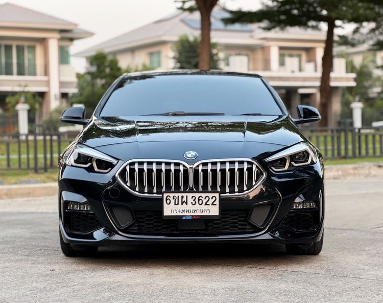 BMW Series 2 2022 220i Sedan เบนซิน ไม่ติดแก๊ส เกียร์อัตโนมัติ ดำ รูปที่ 2