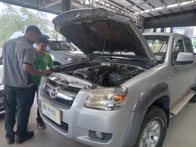 รถ Mazda BT-50 2.5 Hi-Racer สี บรอนซ์เงิน