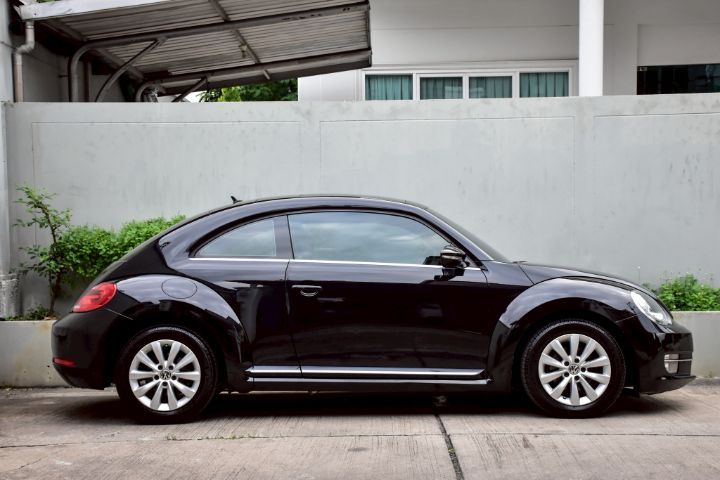 Volkswagen Beetle 2012 1.2 TSi Sedan เบนซิน ไม่ติดแก๊ส เกียร์อัตโนมัติ ดำ รูปที่ 2