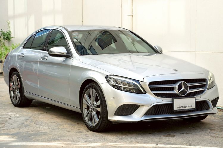 รถ Mercedes-Benz E-Class E220 สี บรอนซ์เงิน