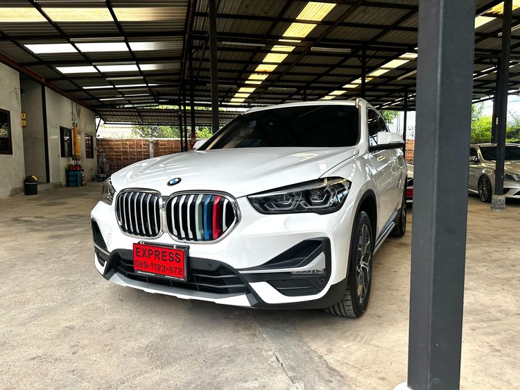 รถ BMW X1 2.0 sDrive20d xLine สี ขาว
