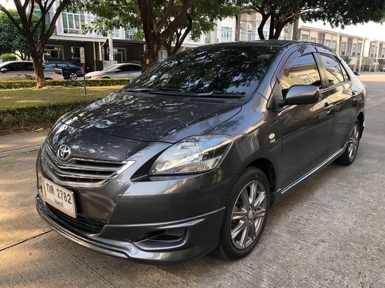 รถ Toyota Vios 1.5 J สี เทา