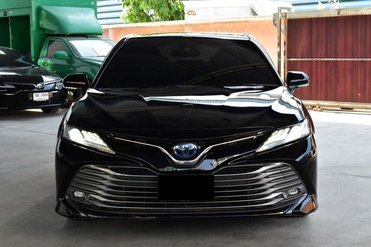 รถ Toyota Camry 2.5 HEV Premium Luxury สี ดำ