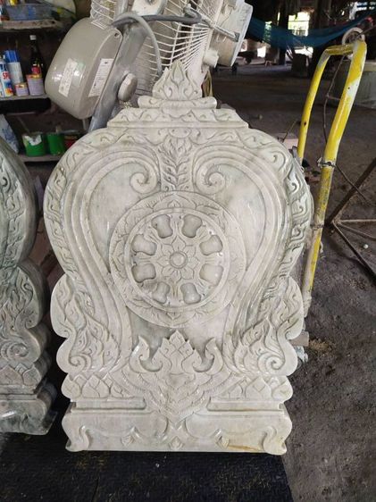 เสมาหินอ่อนแท้ขนาดกว้าง 42 ซมสูง 70 ซมราคาชุดละชุดนึงมีทั้งหมด 8 ใบ รูปที่ 3