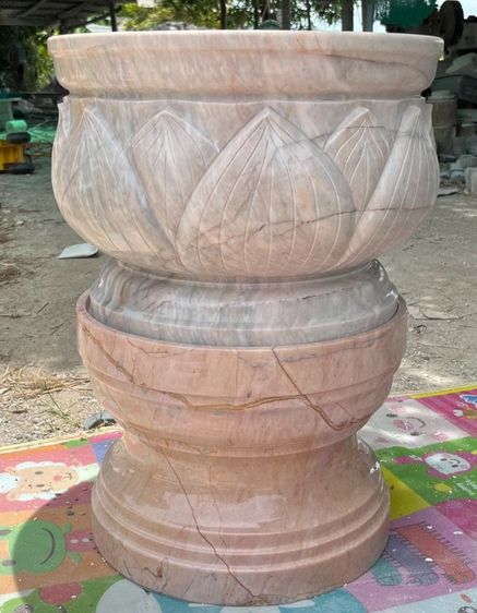 กระถางธูปหินอ่อนขนาดกว้าง 50 ซมสูง 60 ซมรวมฐาน