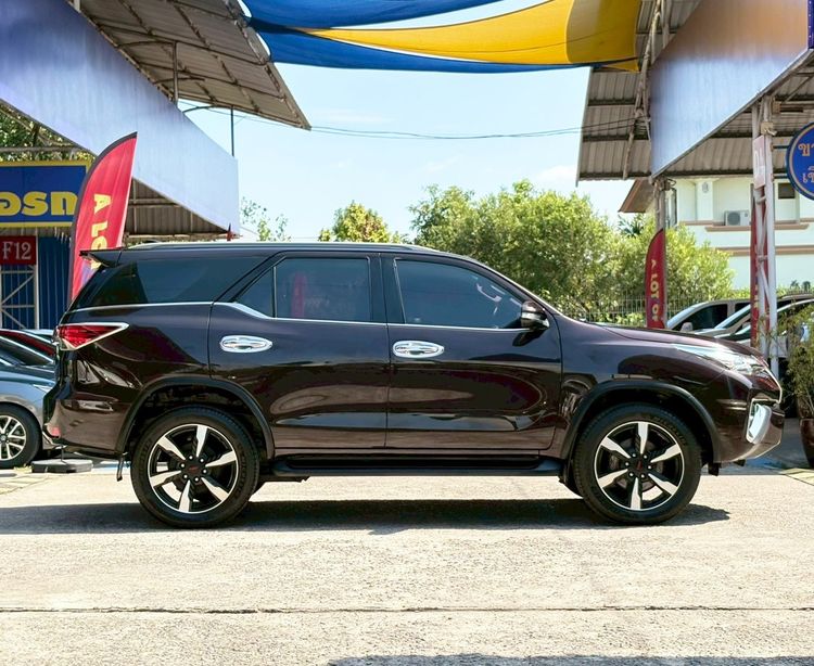 Toyota Fortuner 2017 2.4 V Utility-car ดีเซล ไม่ติดแก๊ส เกียร์อัตโนมัติ น้ำตาล รูปที่ 2