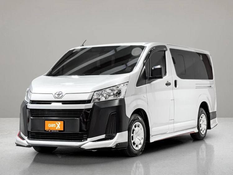 Toyota Hiace 2021 2.8 GL Van ดีเซล ไม่ติดแก๊ส เกียร์ธรรมดา บรอนซ์เงิน