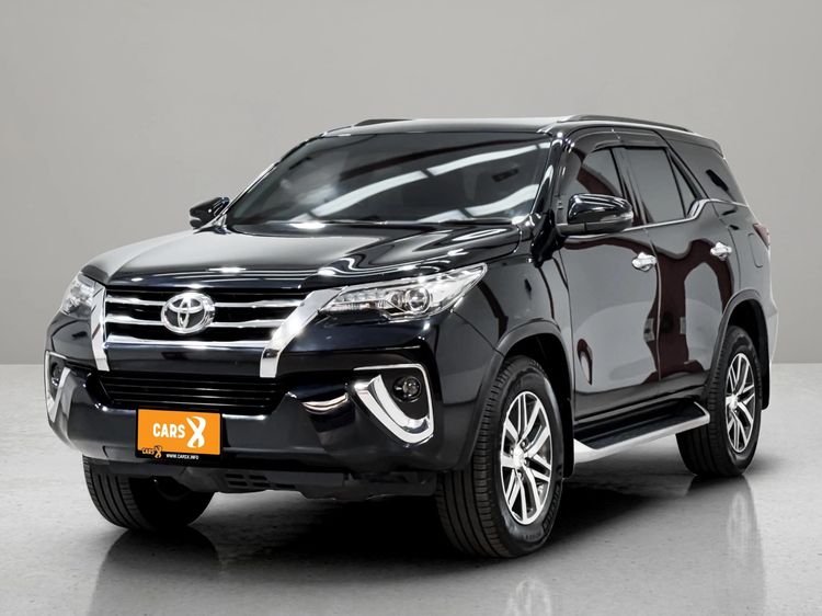 รถ Toyota Fortuner 2.4 V 4WD สี ดำ