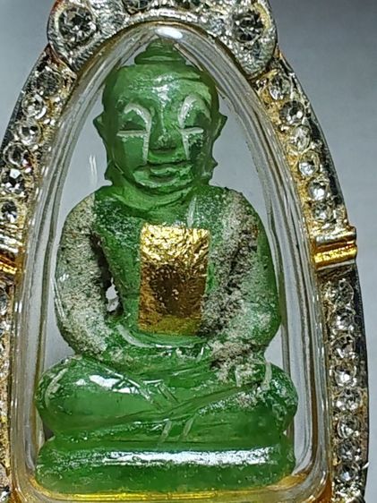 พระแก้วกรุฮอด​  หินจุยเจีย​เนื้อเขียว​พร้อมกรอบอย่างดี ขนาด​ 2.5​ X​ 4.5​ ซ.ม.​  รูปที่ 3