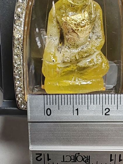 พระแก้วกรุฮอด​ หินจุยเจียเนื้อสีเหลืองบุษราคัมพร้อมกรอบอย่างดี​ ขนาด​ 2​ x​ 5​ ซ.ม. รูปที่ 14