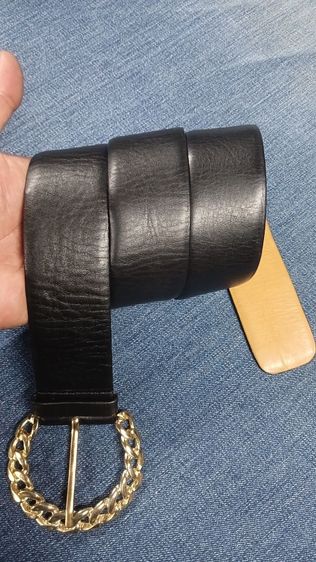 เข็มขัดหนังแท้ GRAND PRIX
เอว 31 ถึง 34 กว้าง 1.7
ยาวรวมหัว 39.5 หัวสวย หนังสวย
สภาพหล่อ รูปที่ 2