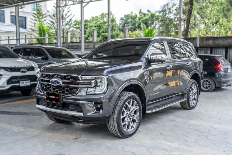 รถ Ford Everest 2.0 Bi-Turbo Titanium+ สี เทา