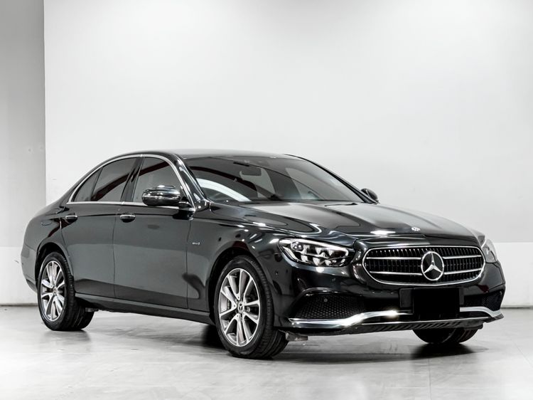 Mercedes-Benz E-Class 2021 E300e Sedan ปลั๊กอินไฮบริด (PHEV) เกียร์อัตโนมัติ เทา รูปที่ 3