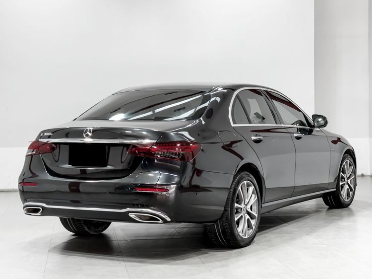 Mercedes-Benz E-Class 2021 E300e Sedan ปลั๊กอินไฮบริด (PHEV) เกียร์อัตโนมัติ เทา รูปที่ 4