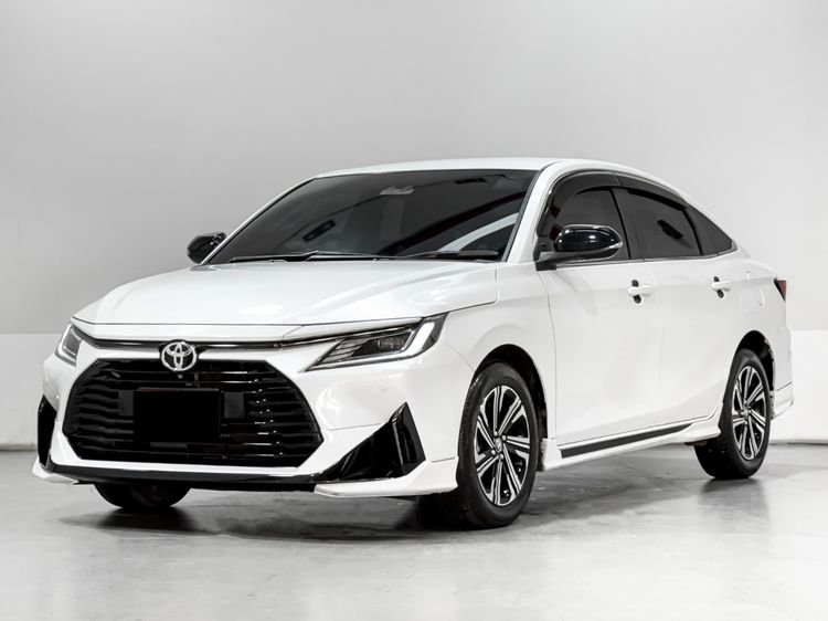 Toyota Yaris ATIV 2023 1.2 Premium Luxury Sedan เบนซิน เกียร์อัตโนมัติ ขาว