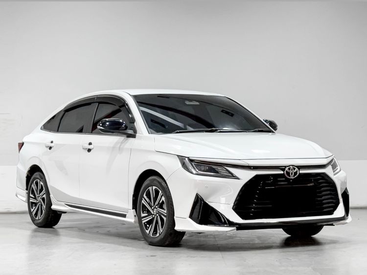 Toyota Yaris ATIV 2023 1.2 Premium Luxury Sedan เบนซิน เกียร์อัตโนมัติ ขาว รูปที่ 3