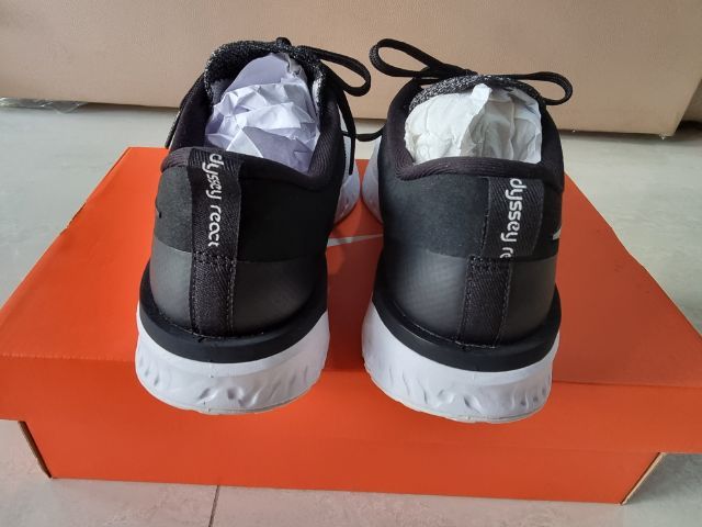 Nike Odyssey React 2 Flyknit Black White W รูปที่ 3