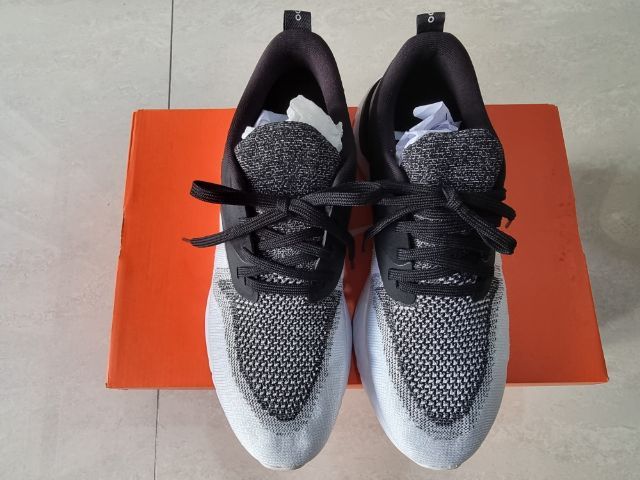 รองเท้าผ้าใบ ดำ Nike Odyssey React 2 Flyknit Black White W