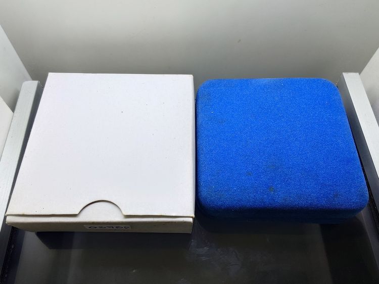 เหรียญตราสัญลักษณ์ กาญจนาภิเษก สองหน้า เนื้อเงินบริสุทธิ์ 99.9  ขนาด 3.2 ซม. การบินไทยจัดสร้าง ปี2539 รูปที่ 8