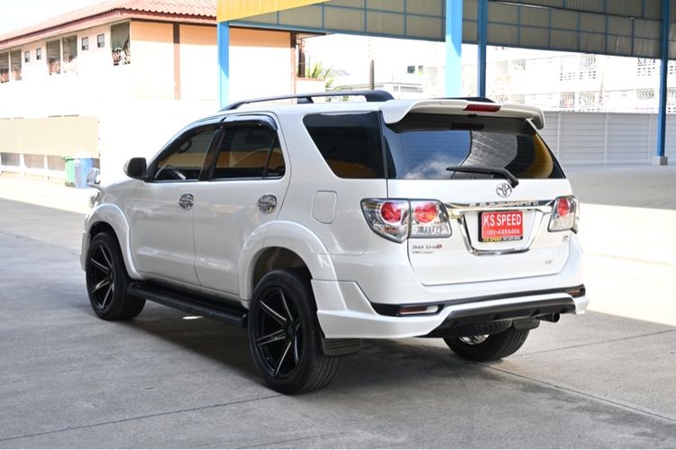 Toyota Fortuner 2014 3.0 V Utility-car ดีเซล ไม่ติดแก๊ส เกียร์อัตโนมัติ ขาว รูปที่ 3