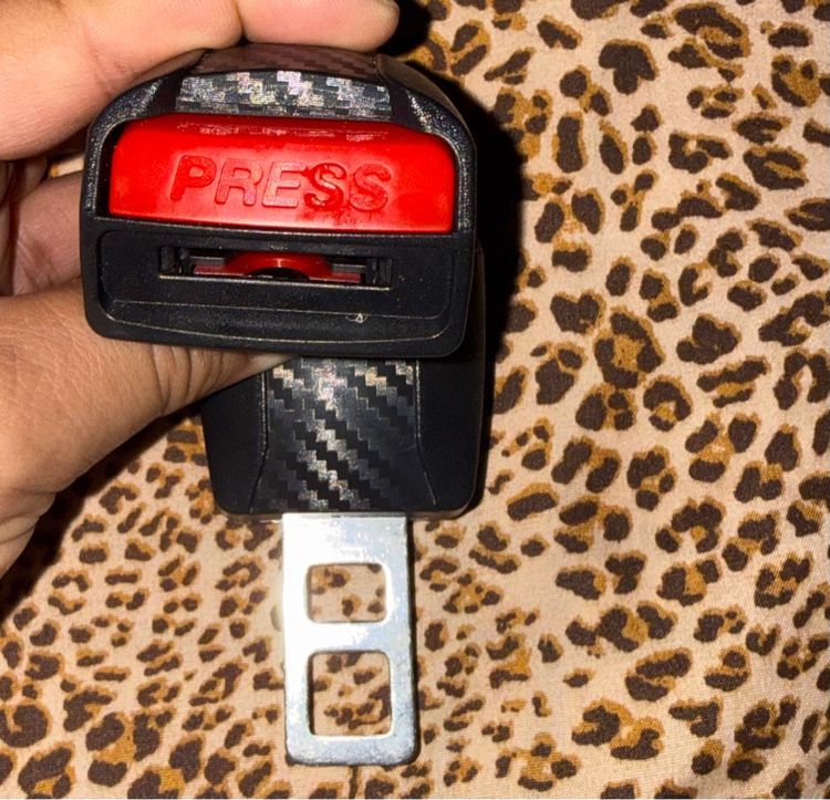 หัวเสียบเข็มขัดนิรภัย