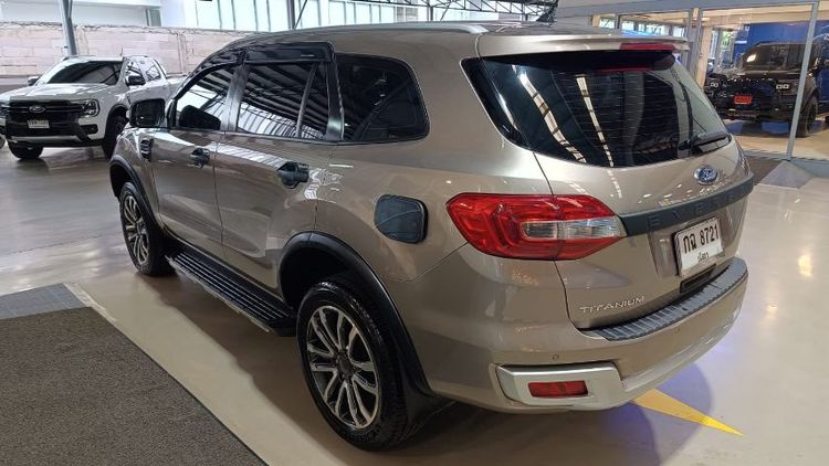รถ Ford Everest 2.0 Titanium Plus 4WD สี บรอนซ์เงิน