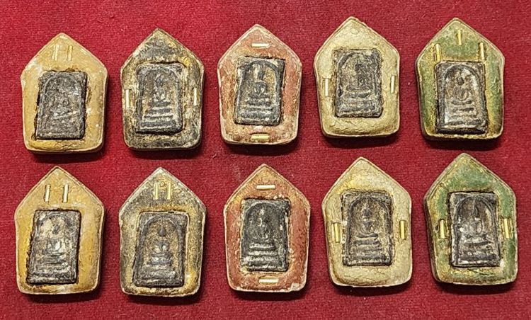 พระขุนแผนหลวงปู่ทิม หลังฝังสมเด็จวัดระฆัง พ.ศ.2409 ปี15 10 องค์  รูปที่ 3