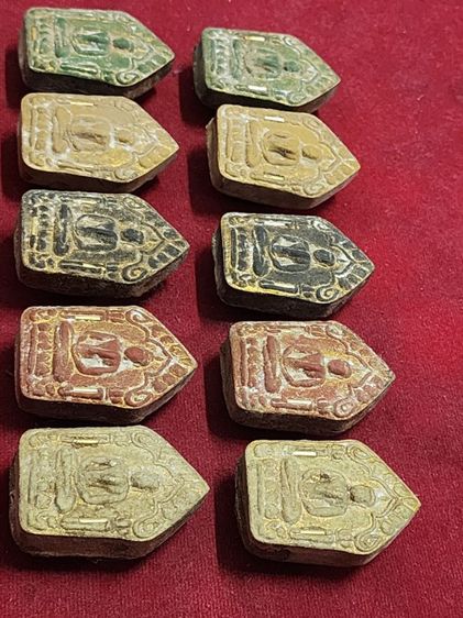 พระขุนแผนหลวงปู่ทิม ฝังหลวงปู่ทวดปี2497 ปี15 จำนวน10องค์ รูปที่ 7