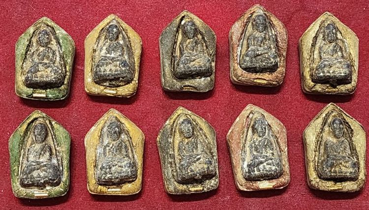 พระขุนแผนหลวงปู่ทิม ฝังหลวงปู่ทวดปี2497 ปี15 จำนวน10องค์ รูปที่ 3