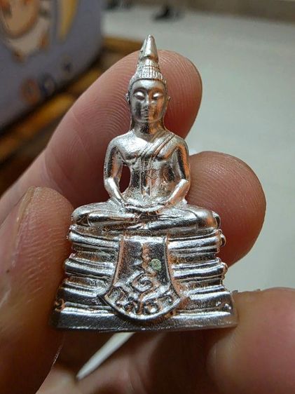 พระพุทธโสธร รุ่น ประวัติศาสตร์ 80 ปี กรมตำรวจ ชุดกรรมการ หายากเดิมๆสวย พร้อมกล่องของเก่าเก็บของที่บ้าน ขายตามสภาพ พร้อมส่งครับ รูปที่ 7