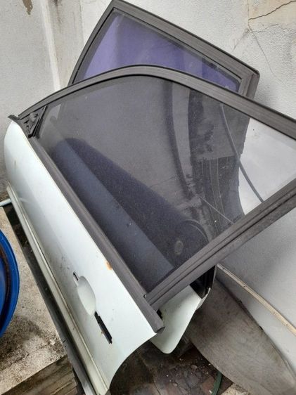 กระจกประตูรถยนต์ Volkswagen Passat