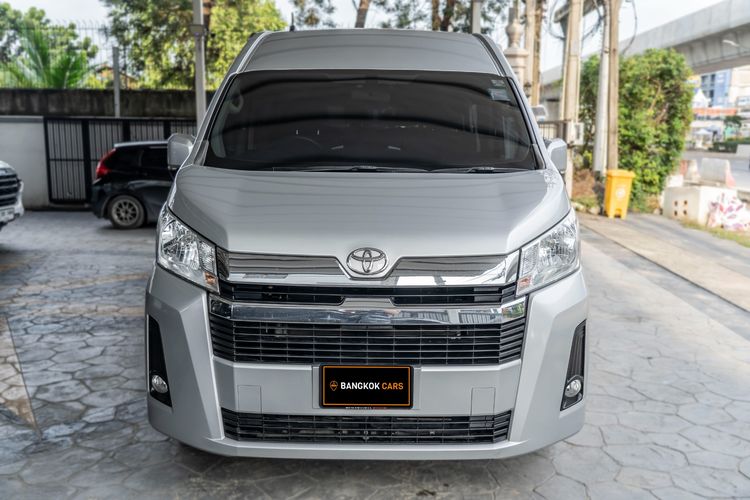 Toyota Commuter 2021 2.8 Van ดีเซล เกียร์อัตโนมัติ เทา รูปที่ 3