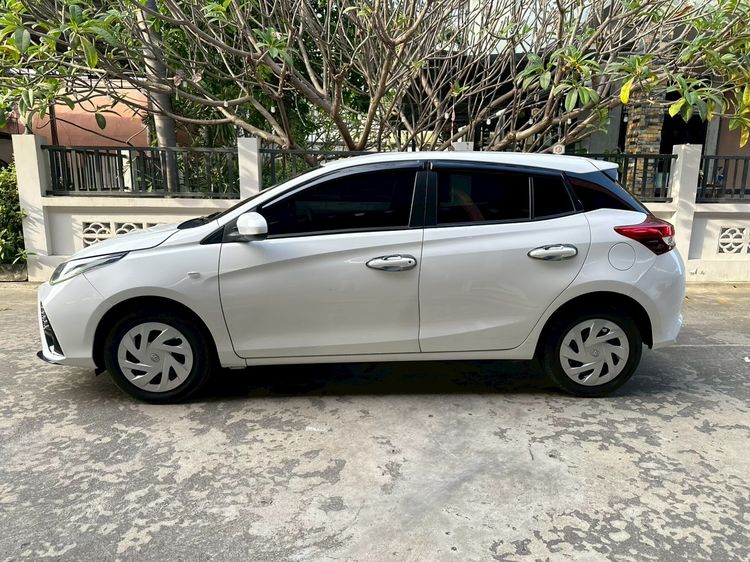 Toyota Yaris 2022 1.2 Entry Sedan เบนซิน ไม่ติดแก๊ส เกียร์อัตโนมัติ ขาว รูปที่ 4